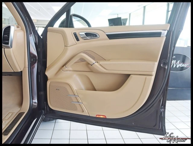 2017 Porsche 958 Cayenne - Image 29 of 31