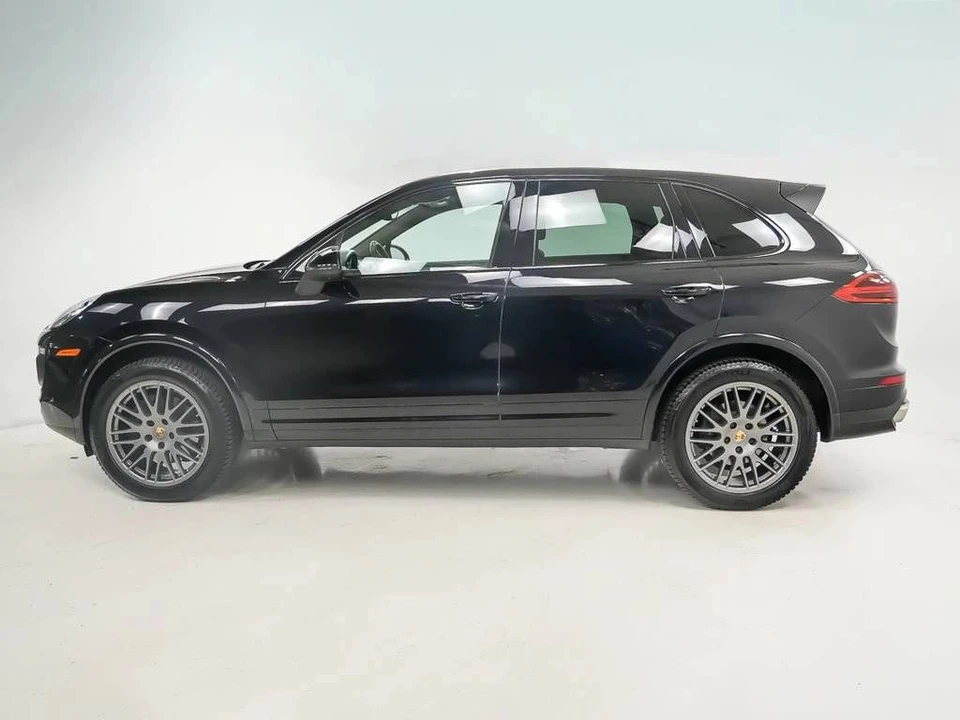 2017 Porsche 958 Cayenne - Image 2 of 5