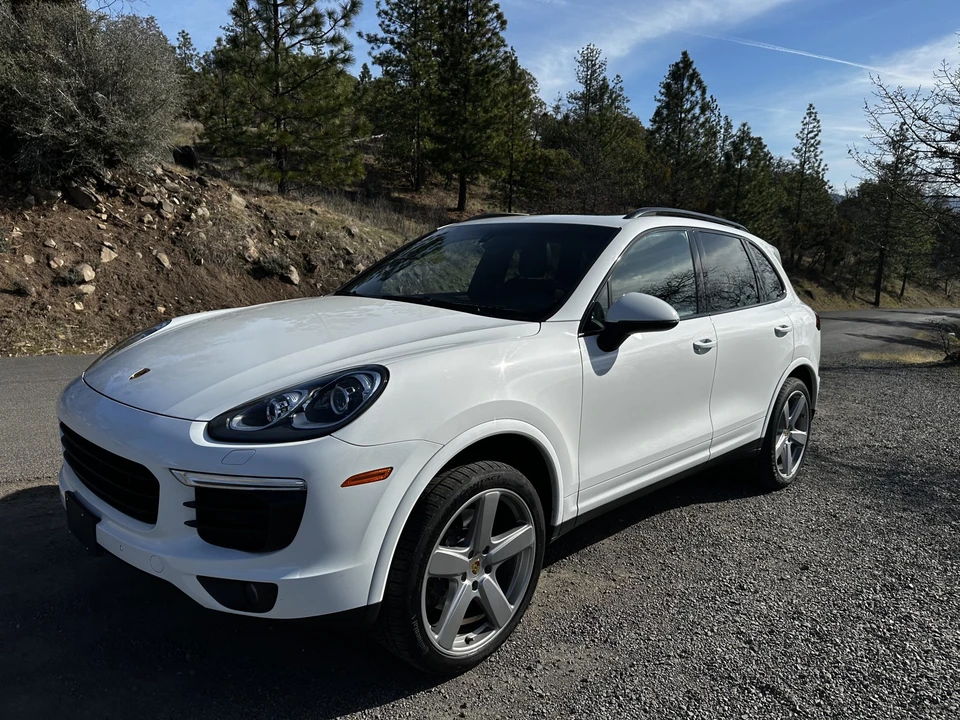 2017 Porsche 958 Cayenne - Image 2 of 31