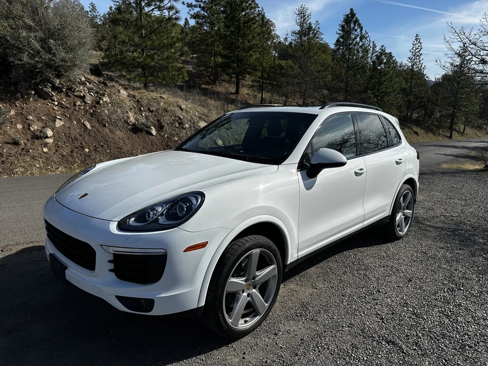 2017 Porsche 958 Cayenne - Image 3 of 31