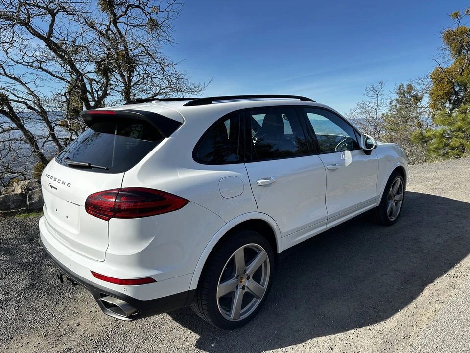 2017 Porsche 958 Cayenne - Image 17 of 31