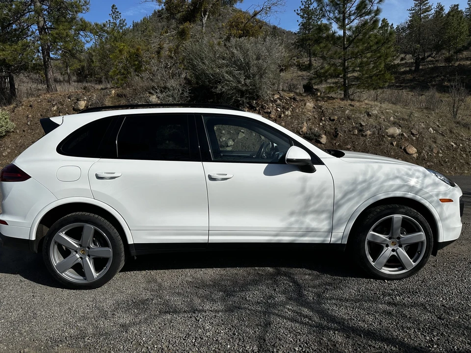 2017 Porsche 958 Cayenne - Image 14 of 31