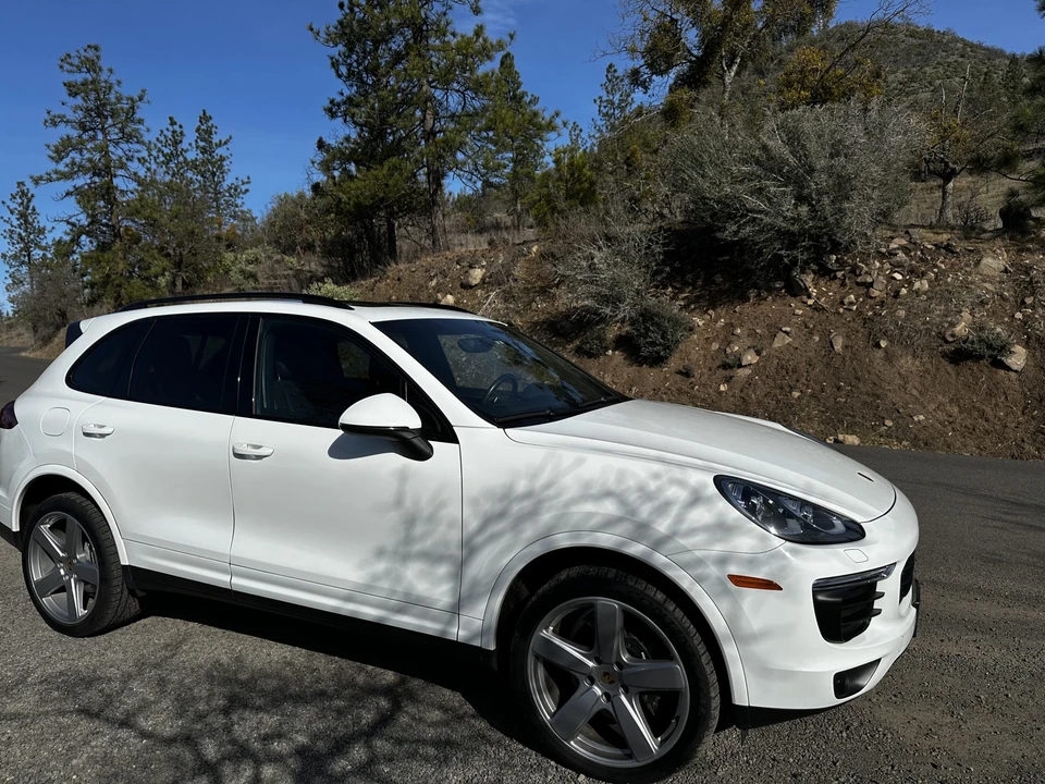 2017 Porsche 958 Cayenne - Image 13 of 31