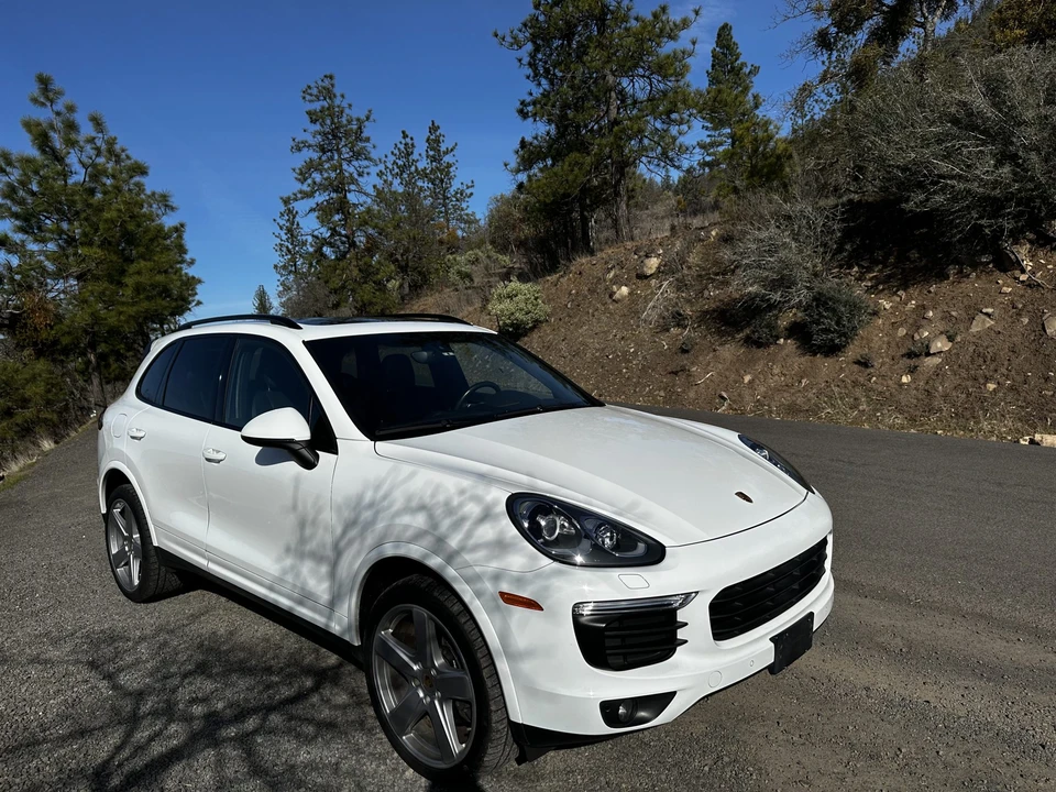 2017 Porsche 958 Cayenne - Image 9 of 31