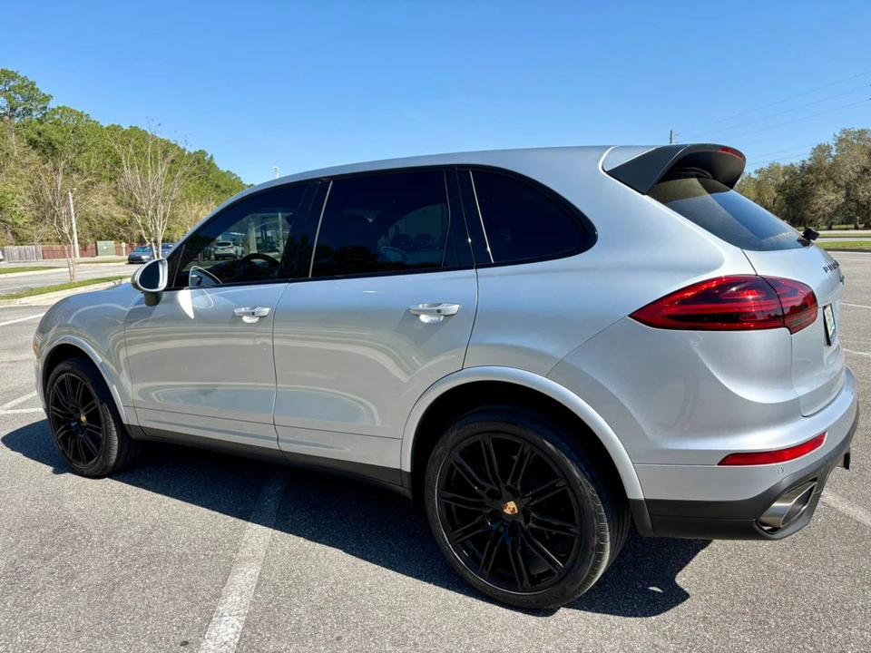 2017 Porsche 958 Cayenne - Image 10 of 19