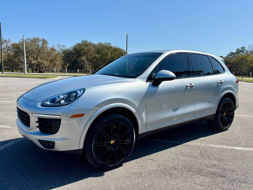 2017 Porsche 958 Cayenne - Image 11 of 19
