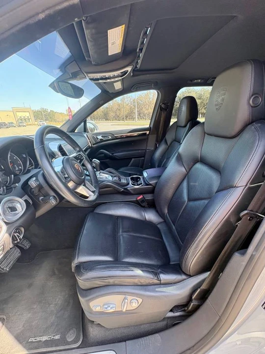 2017 Porsche 958 Cayenne - Image 13 of 19
