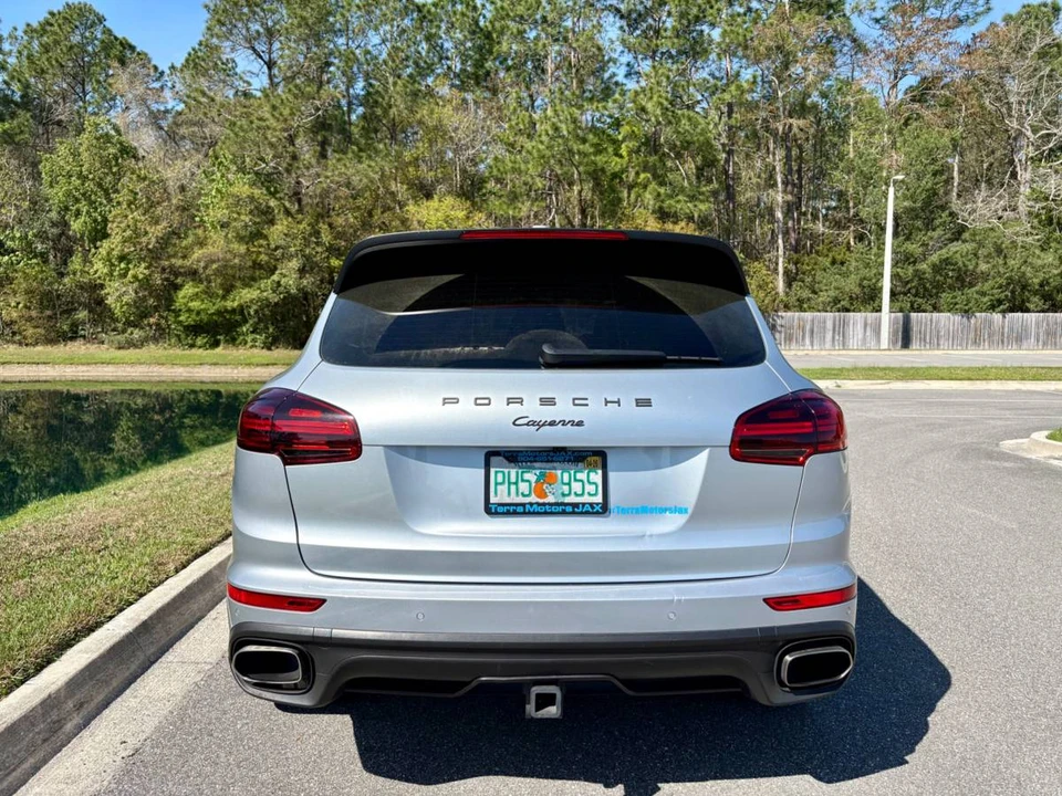 2017 Porsche 958 Cayenne - Image 8 of 19
