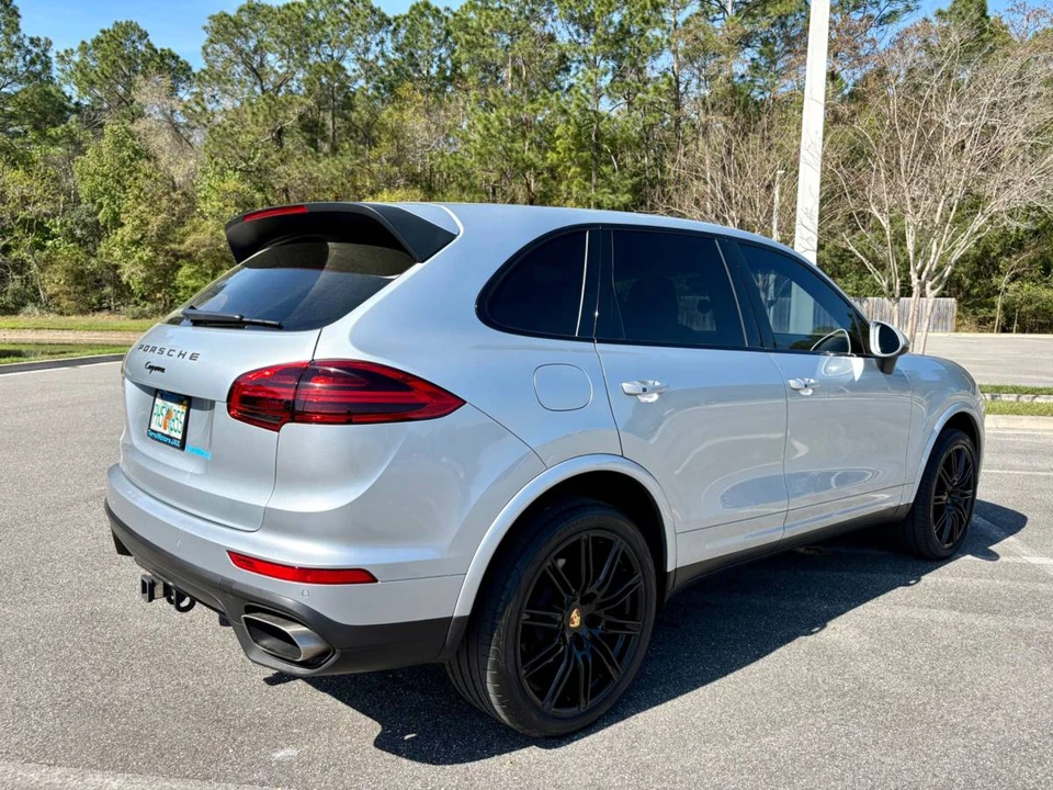 2017 Porsche 958 Cayenne - Image 6 of 19