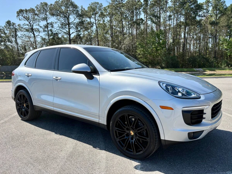 2017 Porsche 958 Cayenne - Image 9 of 19