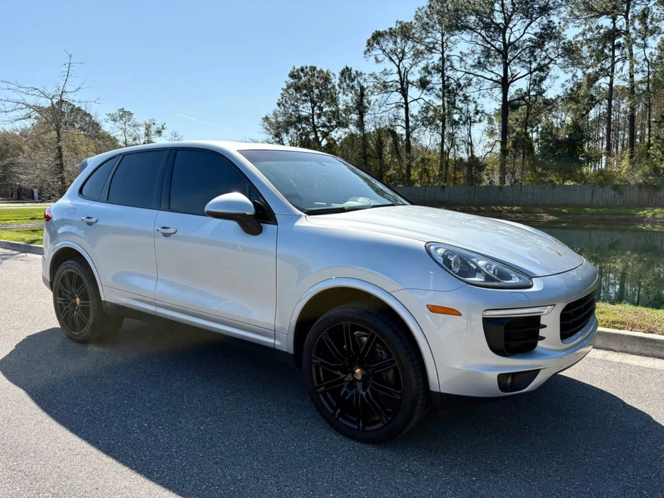 2017 Porsche 958 Cayenne - Image 4 of 19