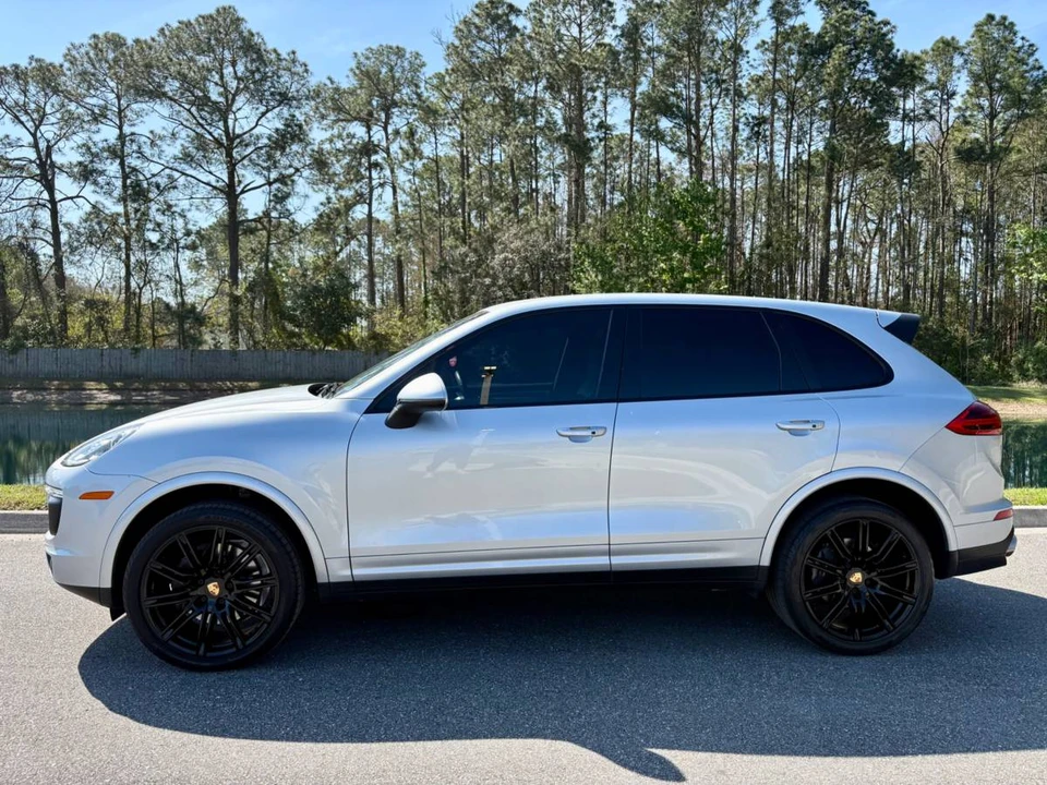 2017 Porsche 958 Cayenne - Image 2 of 19