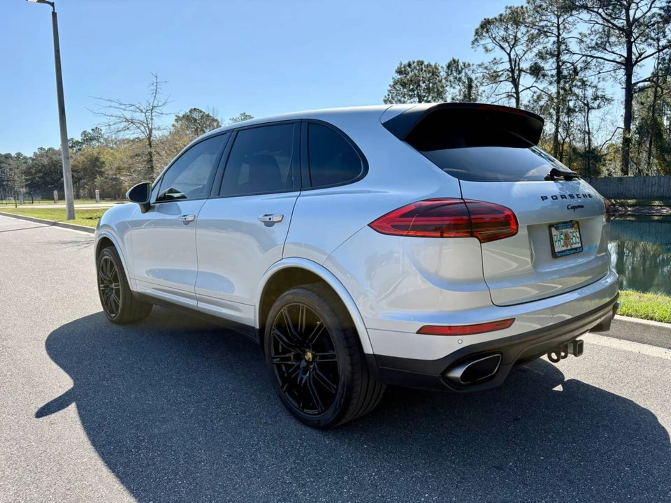 2017 Porsche 958 Cayenne - Image 3 of 19