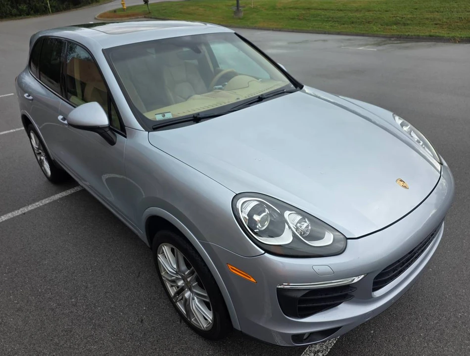 2017 Porsche 958 Cayenne - Image 3 of 11