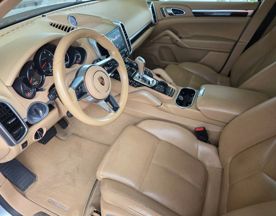 2017 Porsche 958 Cayenne - Image 10 of 11