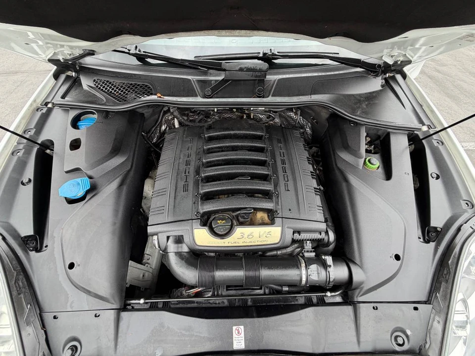 2017 Porsche 958 Cayenne - Image 12 of 16