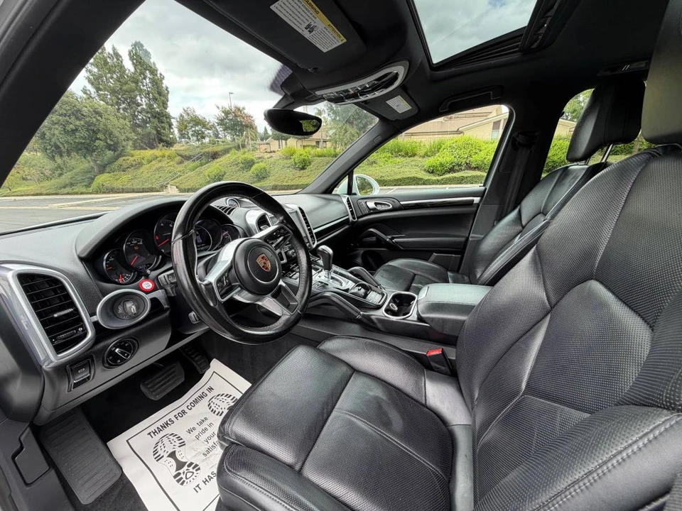 2017 Porsche 958 Cayenne - Image 5 of 16