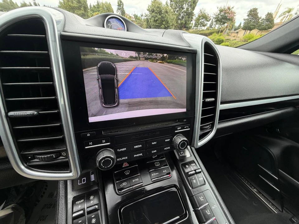 2017 Porsche 958 Cayenne - Image 13 of 16