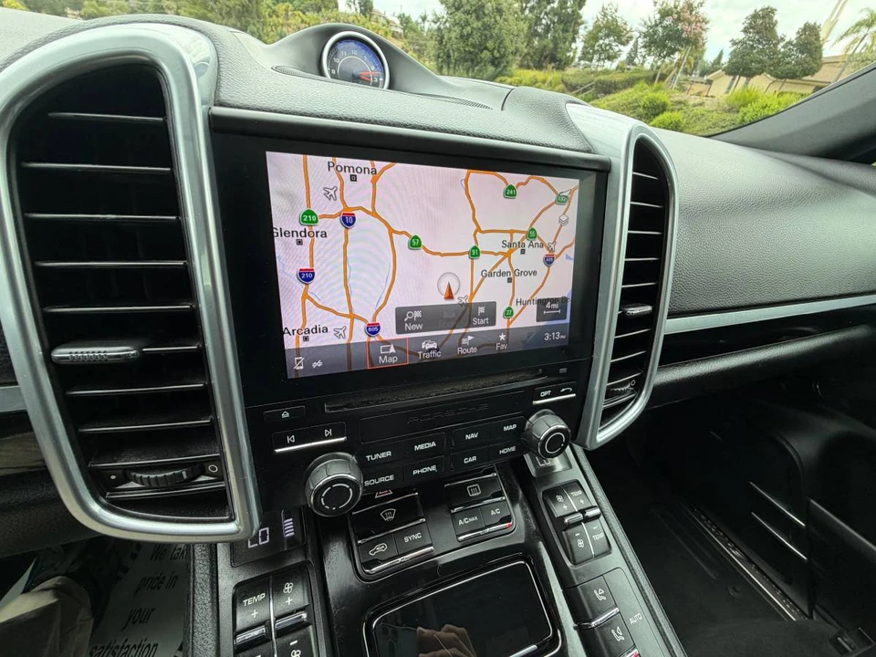 2017 Porsche 958 Cayenne - Image 14 of 16