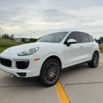2017 Porsche Cayenne Platinum
