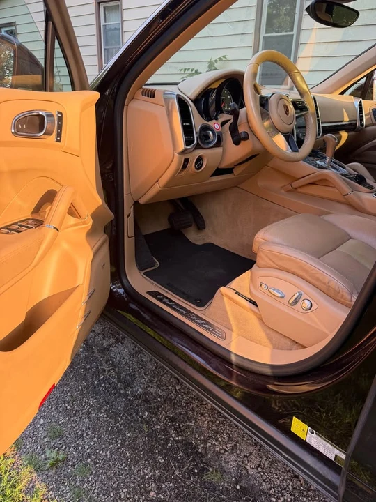 2017 Porsche 958 Cayenne - Image 8 of 10