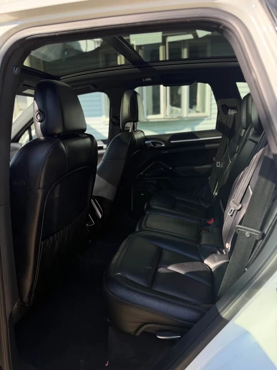 2017 Porsche 958 Cayenne - Image 13 of 15