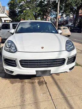 2017 Porsche Cayenne Platinum