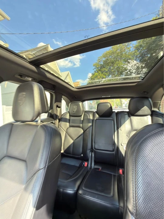2017 Porsche 958 Cayenne - Image 9 of 15