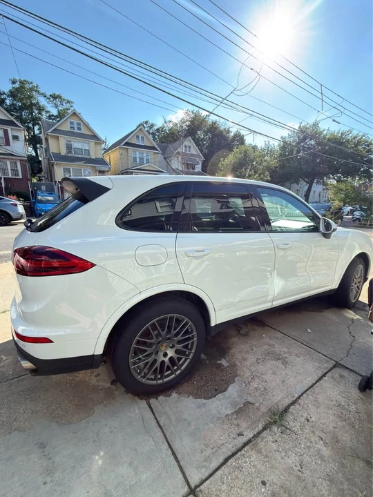 2017 Porsche 958 Cayenne - Image 5 of 15