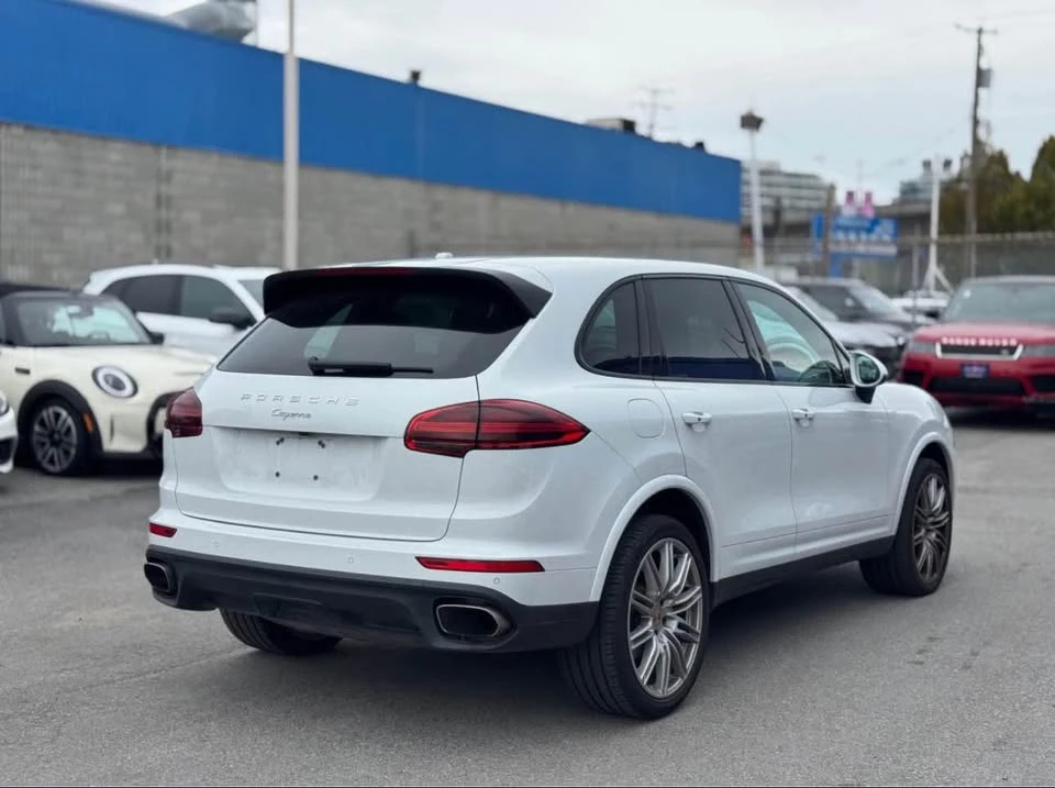 2017 Porsche 958 Cayenne - Image 6 of 20