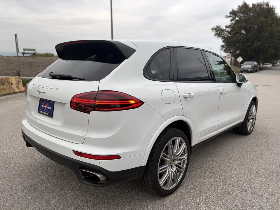 2017 Porsche 958 Cayenne - Image 7 of 13