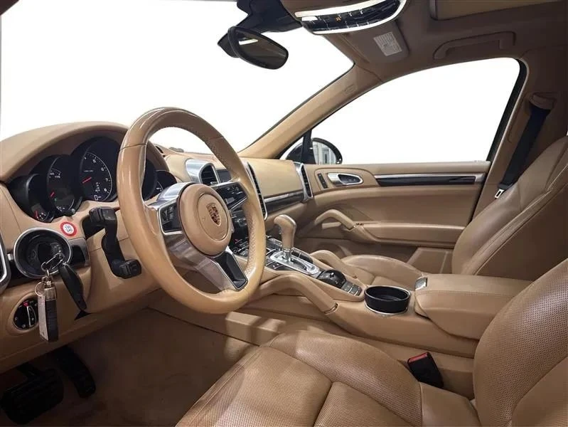 2017 Porsche 958 Cayenne - Image 9 of 12