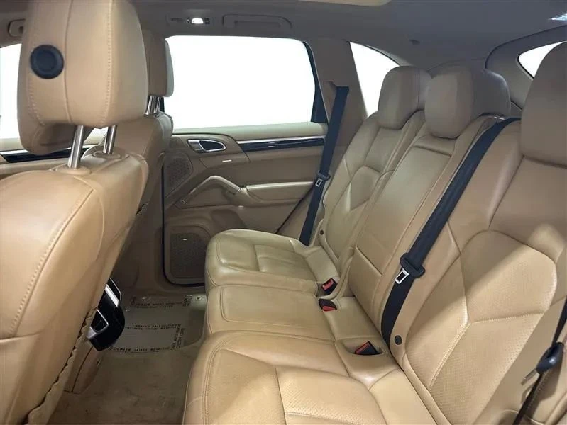 2017 Porsche 958 Cayenne - Image 10 of 12