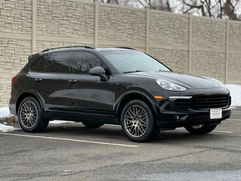 2017 Porsche 958 Cayenne - Image 2 of 12