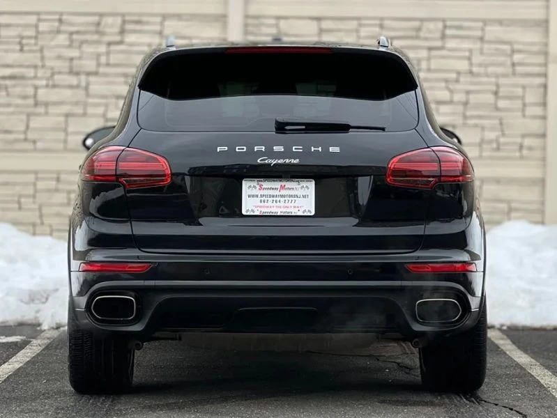 2017 Porsche 958 Cayenne - Image 7 of 12