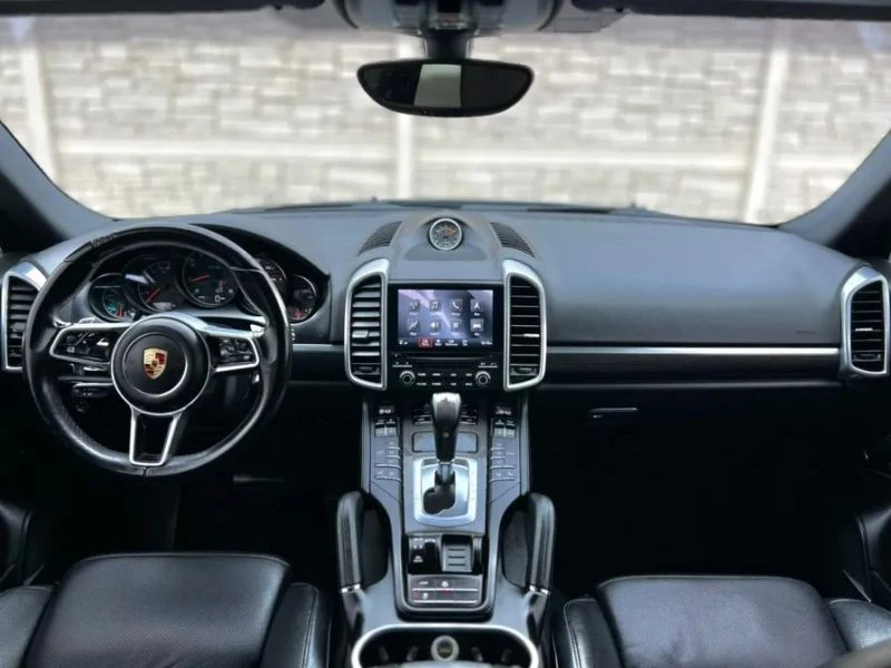 2017 Porsche 958 Cayenne - Image 10 of 12