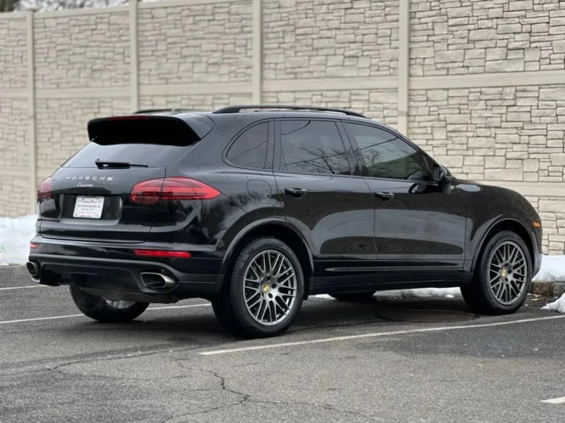 2017 Porsche 958 Cayenne - Image 8 of 12