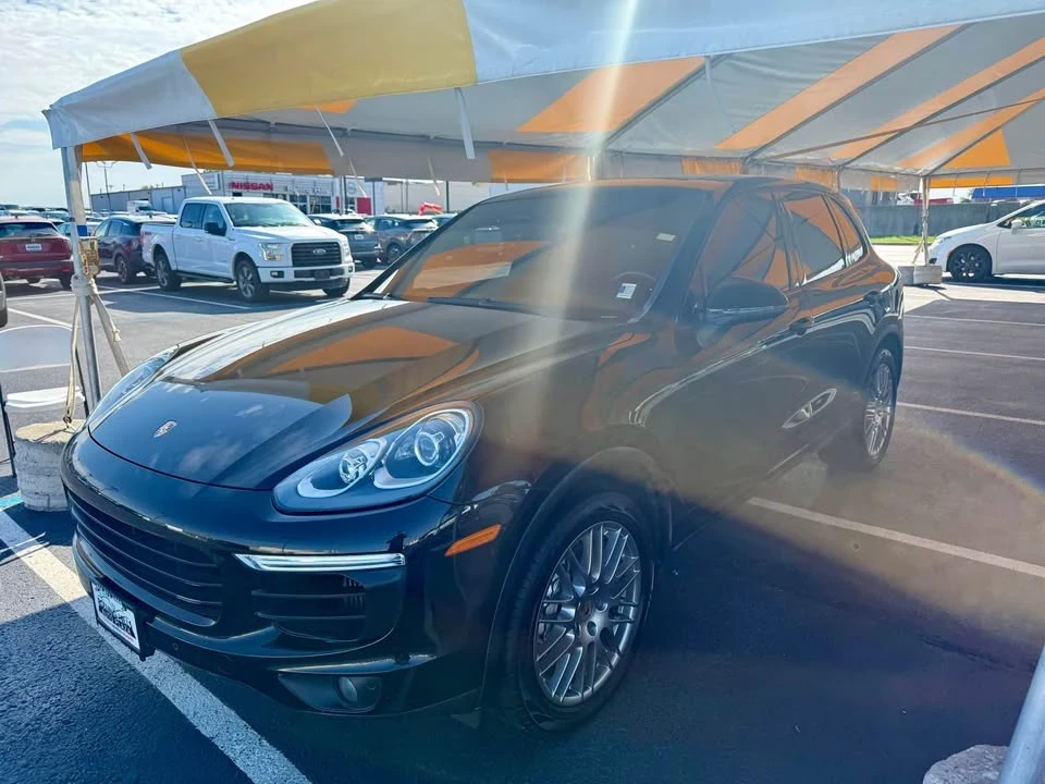 2017 Porsche 958 Cayenne S - Image 2 of 11