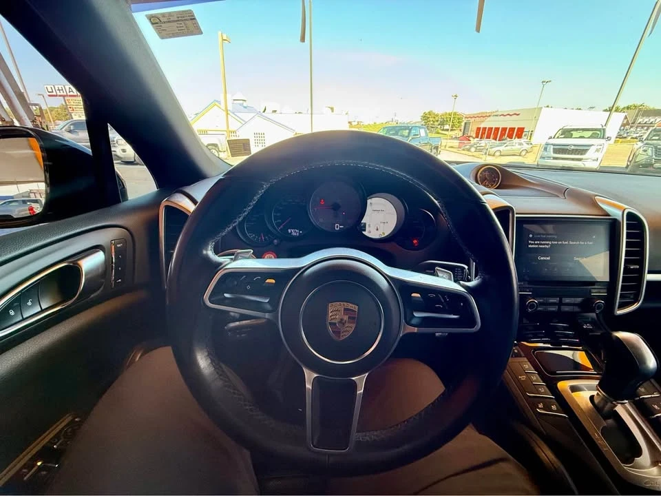 2017 Porsche 958 Cayenne S - Image 4 of 11