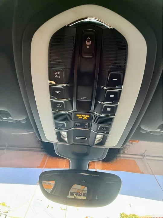2017 Porsche 958 Cayenne S - Image 6 of 11