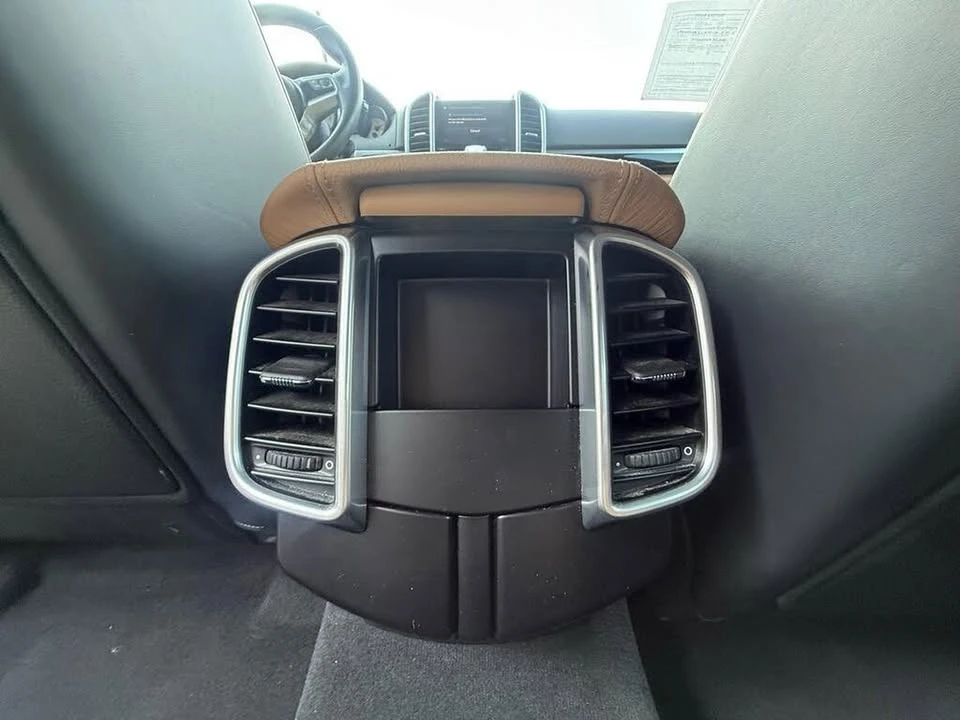 2017 Porsche 958 Cayenne S - Image 10 of 20