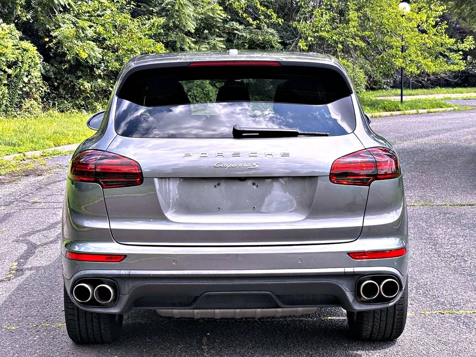 2017 Porsche 958 Cayenne S - Image 9 of 21