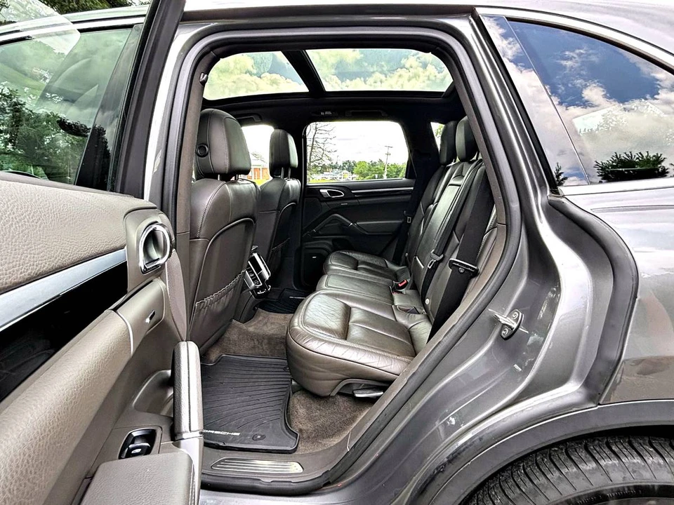 2017 Porsche 958 Cayenne S - Image 18 of 21