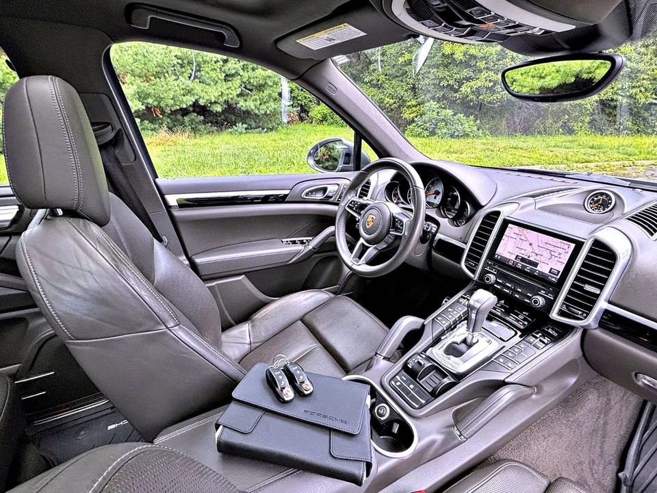 2017 Porsche 958 Cayenne S - Image 14 of 21