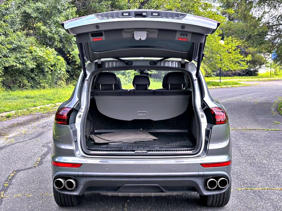 2017 Porsche 958 Cayenne S - Image 19 of 21