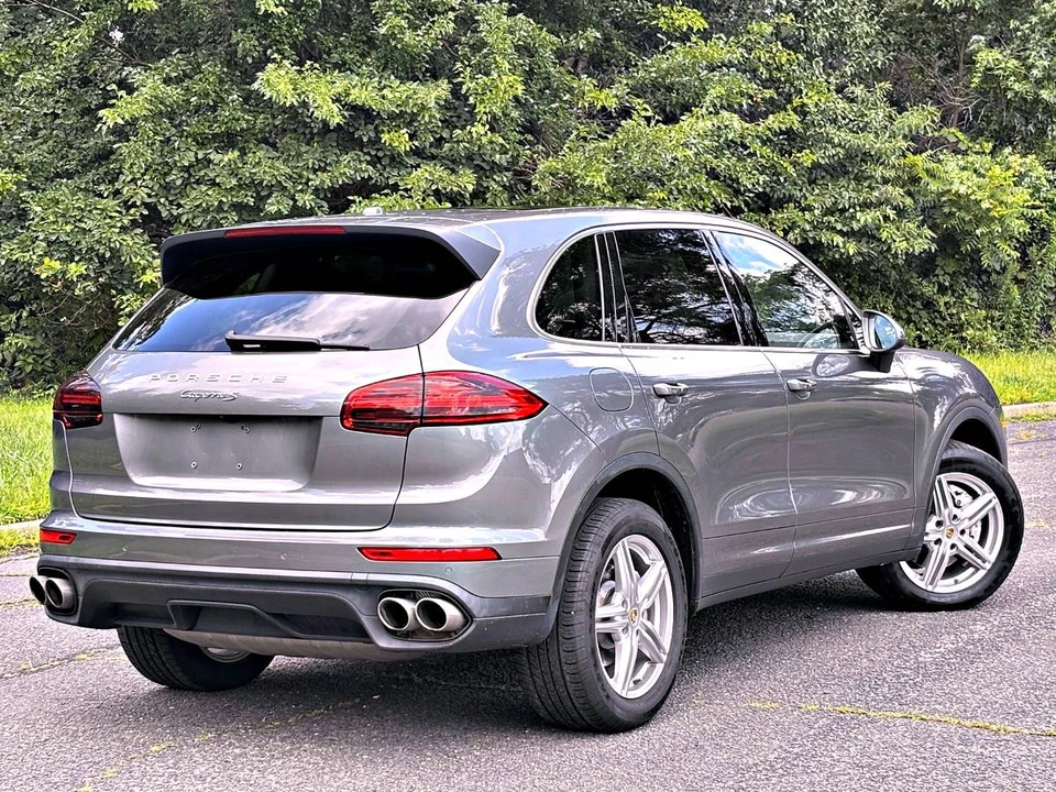 2017 Porsche 958 Cayenne S - Image 8 of 21