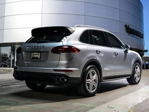 2017 Porsche 958 Cayenne S - Image 2 of 8