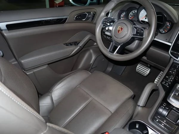 2017 Porsche 958 Cayenne S - Image 8 of 8