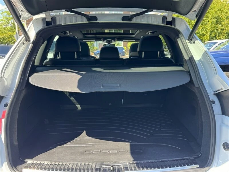 2017 Porsche 958 Cayenne - Image 12 of 17