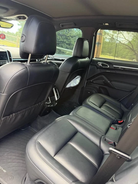 2017 Porsche 958 Cayenne - Image 13 of 18